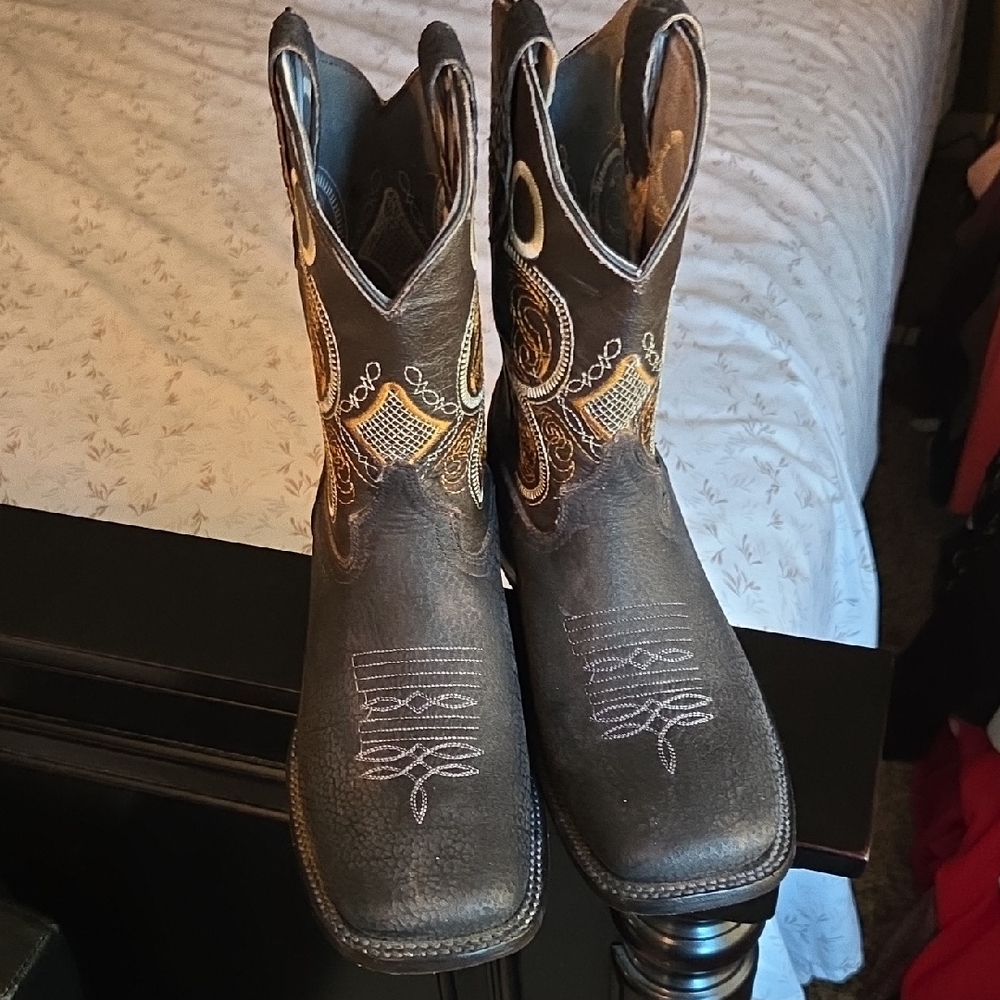 Embroidered Western Cowboy Boots
